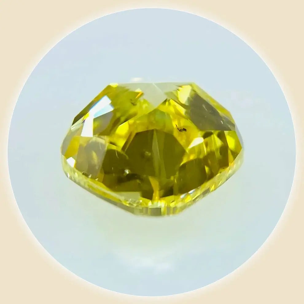 
                  
                    Diamond FANCY VIVID YELLOW 1.01 carat
                  
                