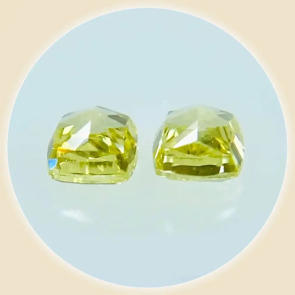 
                  
                    Diamond FANCY INTENSE YELLOW 0.105/0.109 carat
                  
                