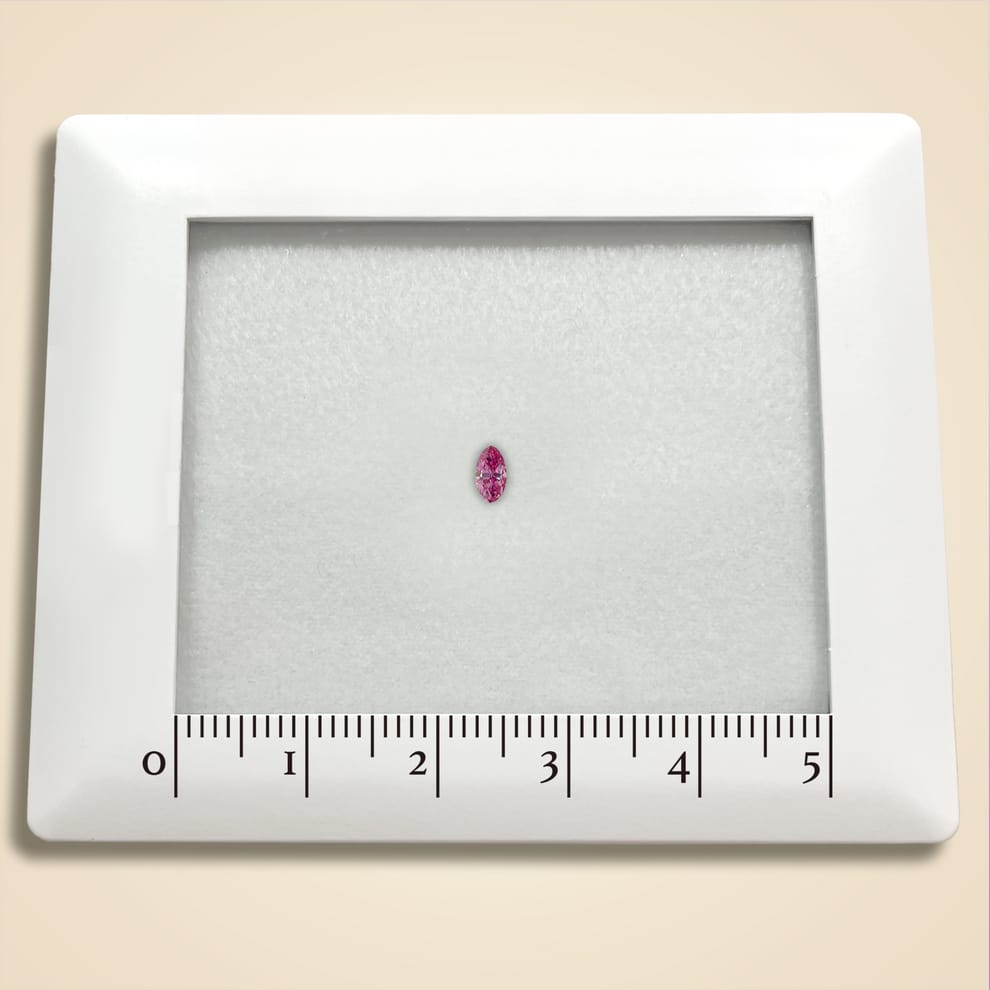 
                  
                    Diamond FANCY VIVID PURPLISH PINK 0.071 carat
                  
                