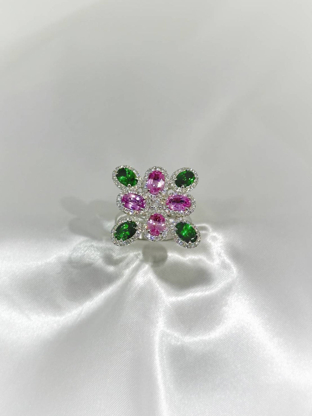 Pink sapphire & tsavorite ring La Vita Feliz