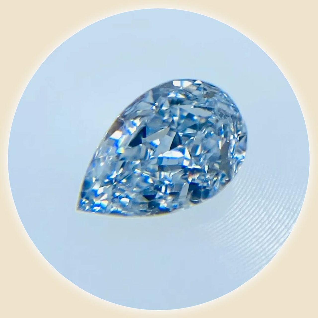 
                  
                    Diamond FANCY GREEN BLUE 0.21 carat
                  
                