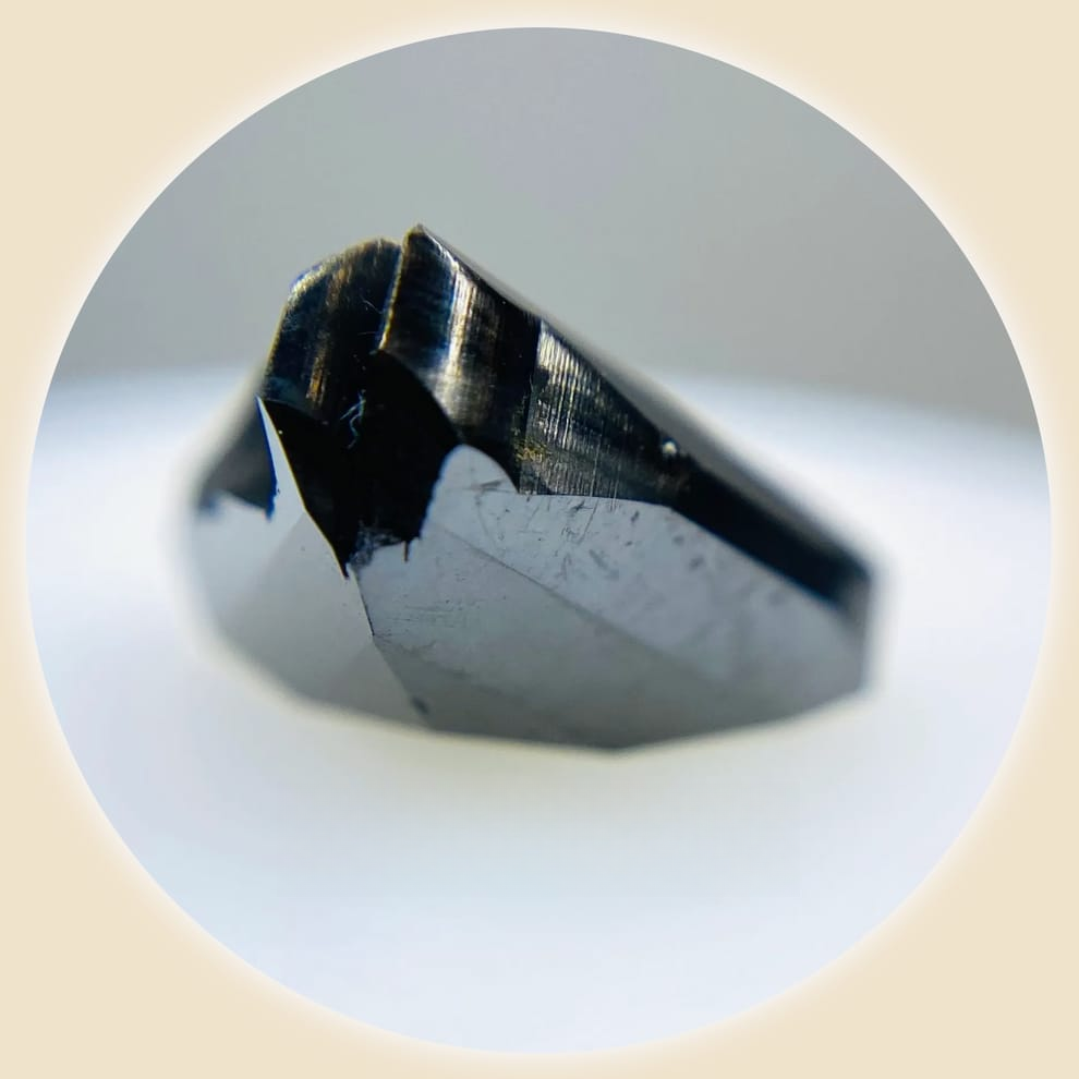 
                  
                    Diamond HORSE HEAD BLACK DIAMOND 4.828 carats
                  
                