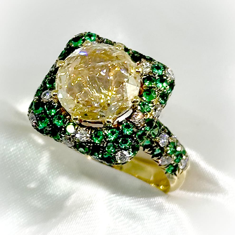 Emerald & Yellow Diamond Ring La Vita Feliz