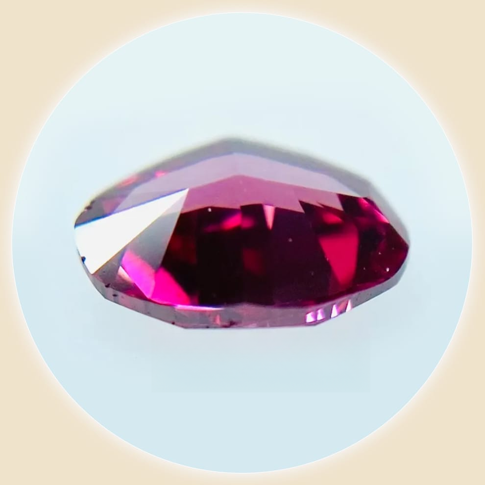 
                  
                    Diamond FANCY PURPLISH RED 0.29 carat
                  
                